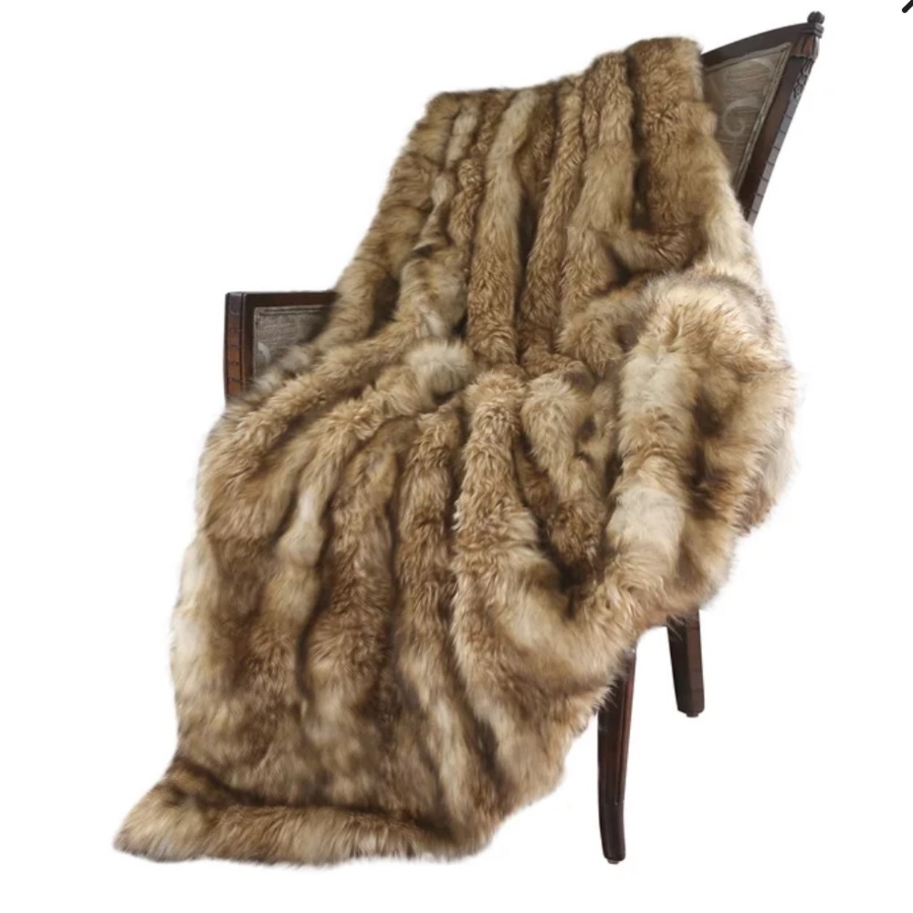 Wild Mannered Platnium Frost Fox Luxury blanket